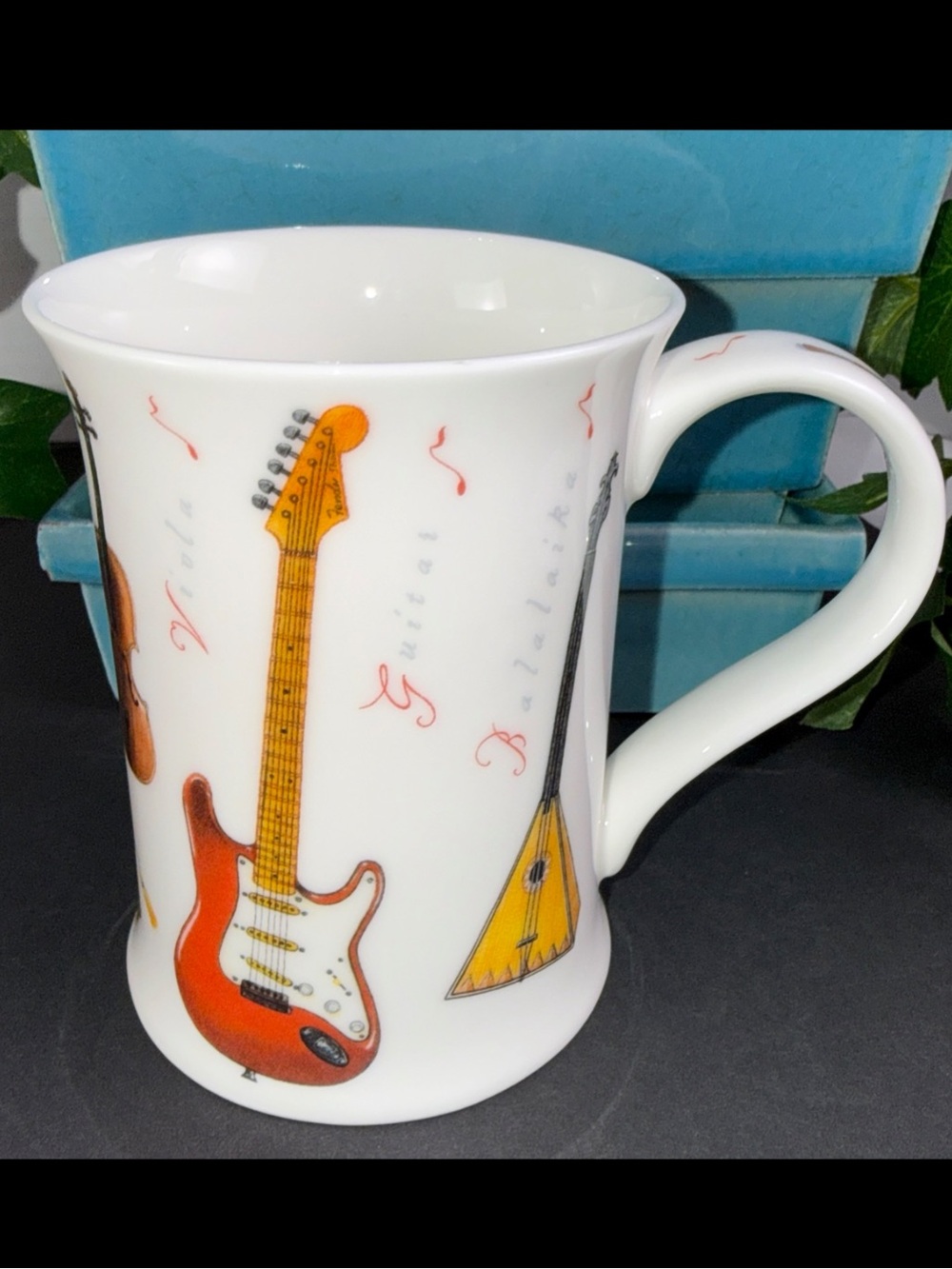 Y2K Dunoon Cotswold Musical Mug Richard Pattis Instruments Guitar Bag Pipes